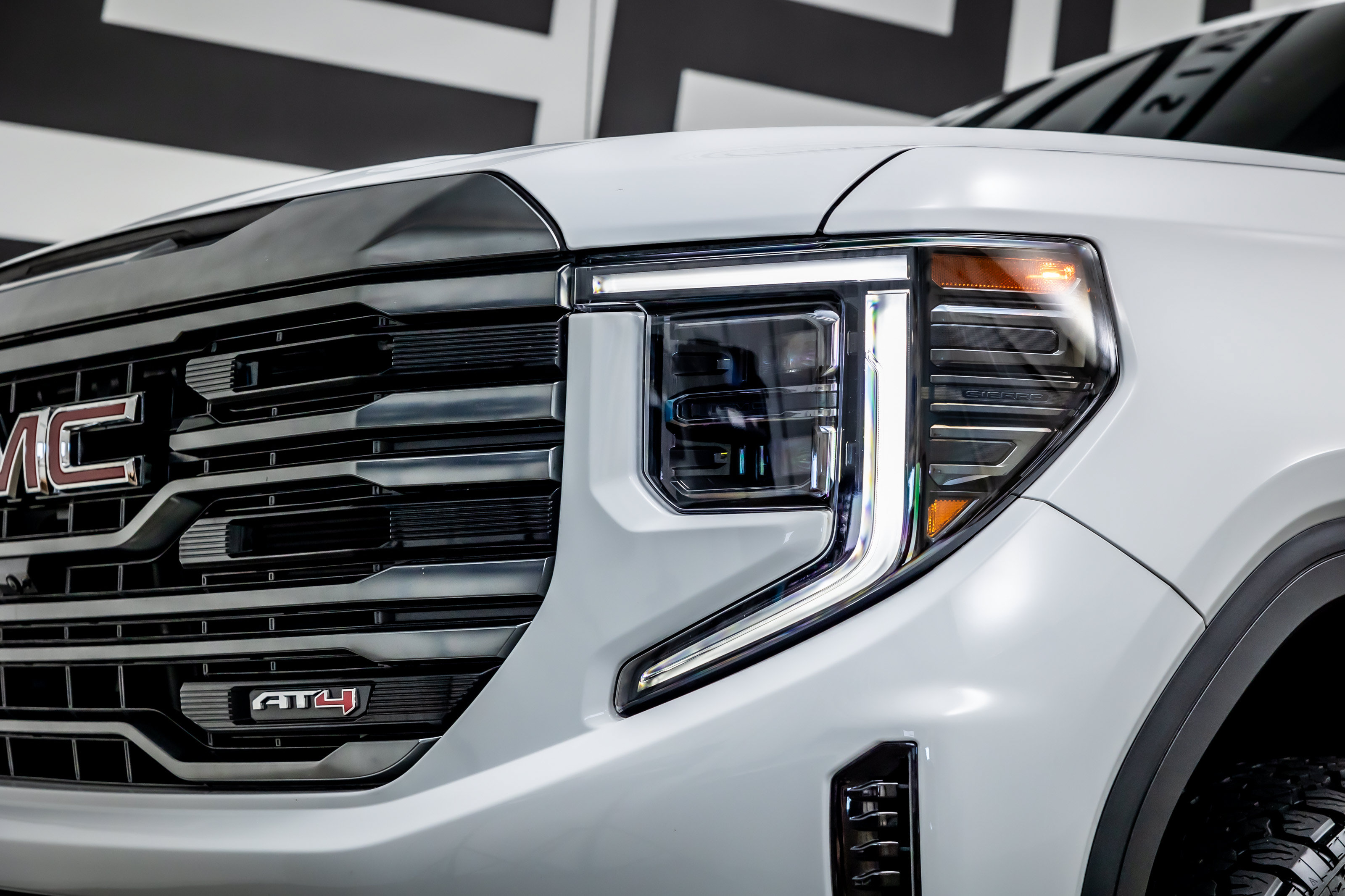 Used 2024 GMC Sierra 1500 AT4 w/ Technology Package AWD/4WD image 19