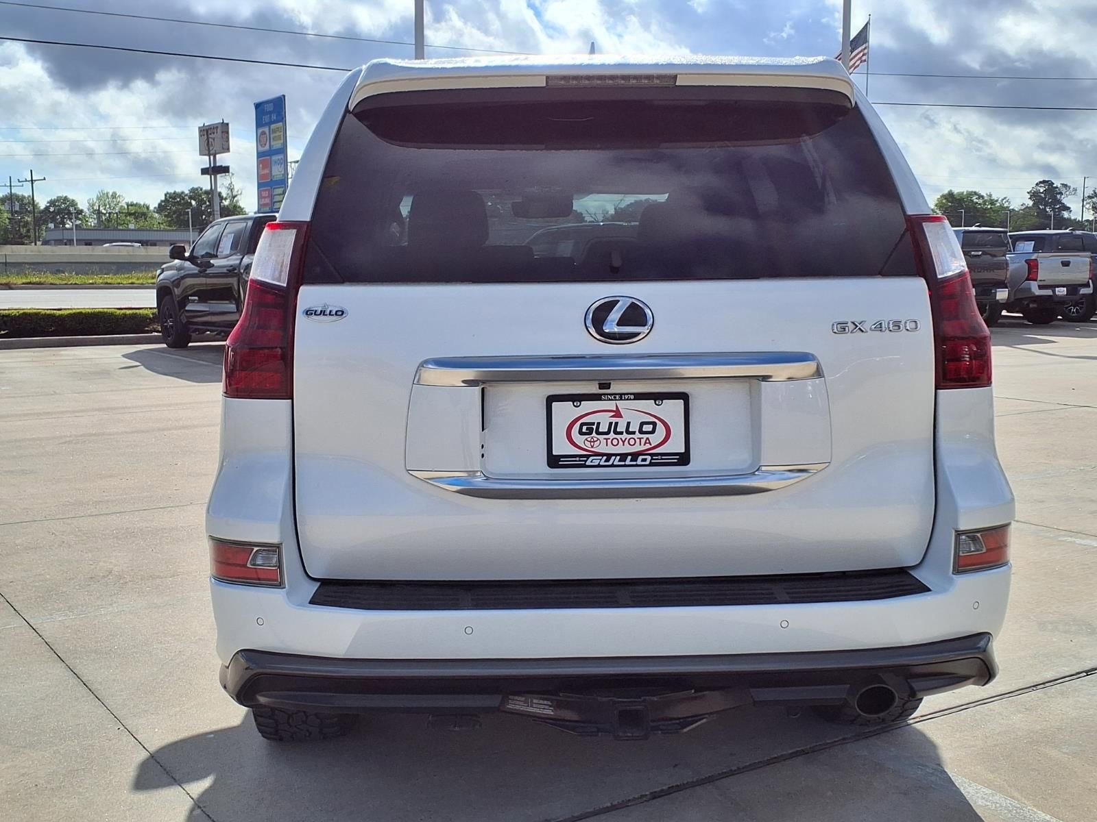 Used 2022 Lexus GX 460 Premium w/ Accessory Package image 7