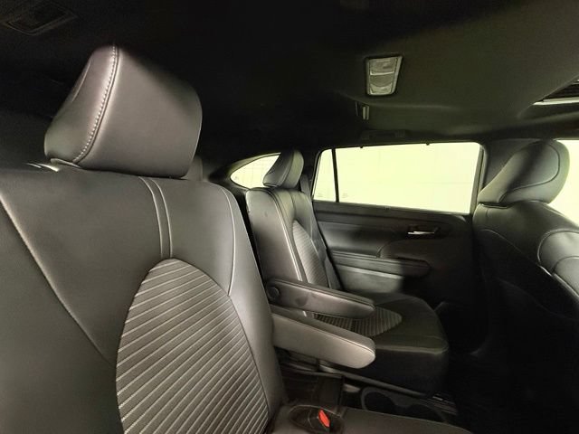 Used 2024 Toyota Highlander XSE FWD image 29