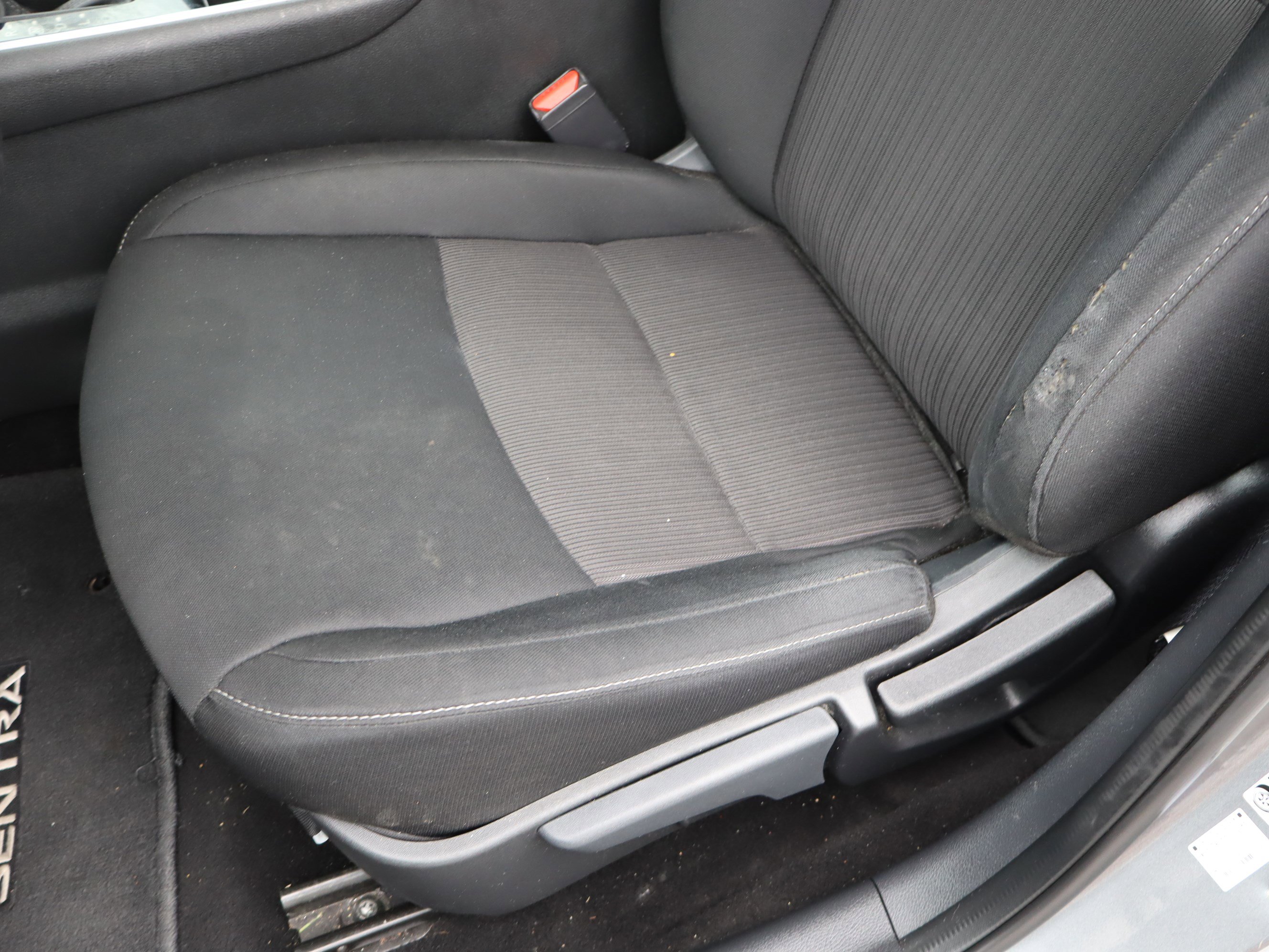 Used 2022 Nissan Sentra SV FWD image 17