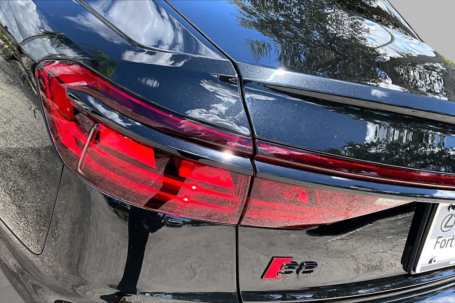 Used 2022 Audi S8 w/ S8 Executive Package AWD/4WD image 29