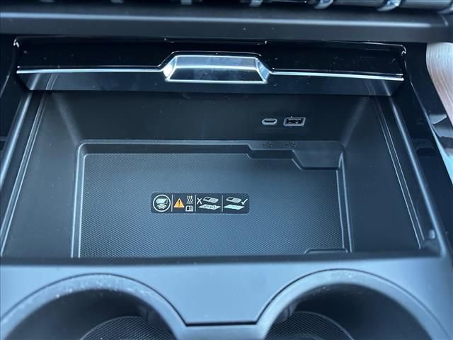 New 2026 GMC Yukon XL Denali w/ Denali Reserve Package image 31