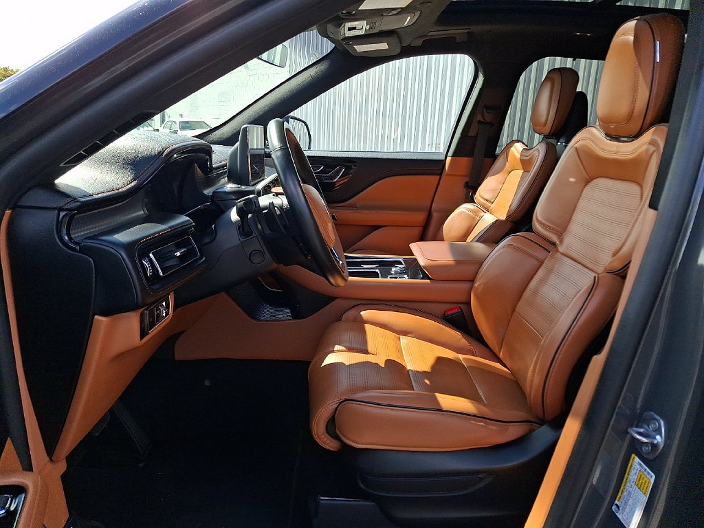Certified 2023 Lincoln Aviator Black Label w/ Dynamic Handling Package AWD/4WD image 15