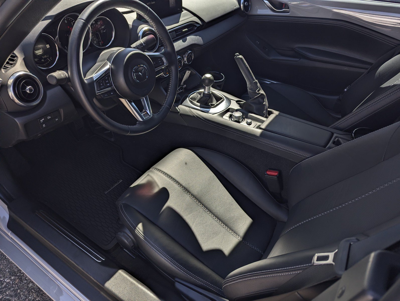 Certified 2025 MAZDA MX-5 Miata Grand Touring w/ Weather Package RWD image 10