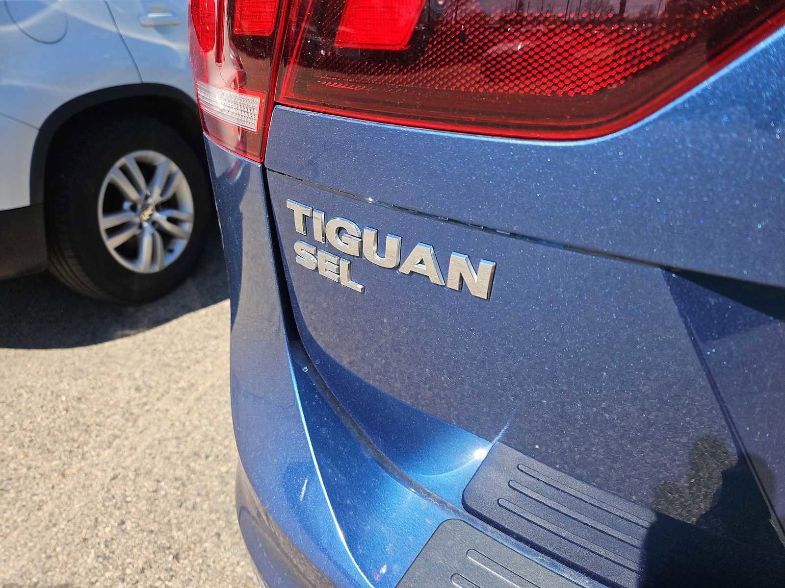 Used 2019 Volkswagen Tiguan SEL AWD/4WD image 4
