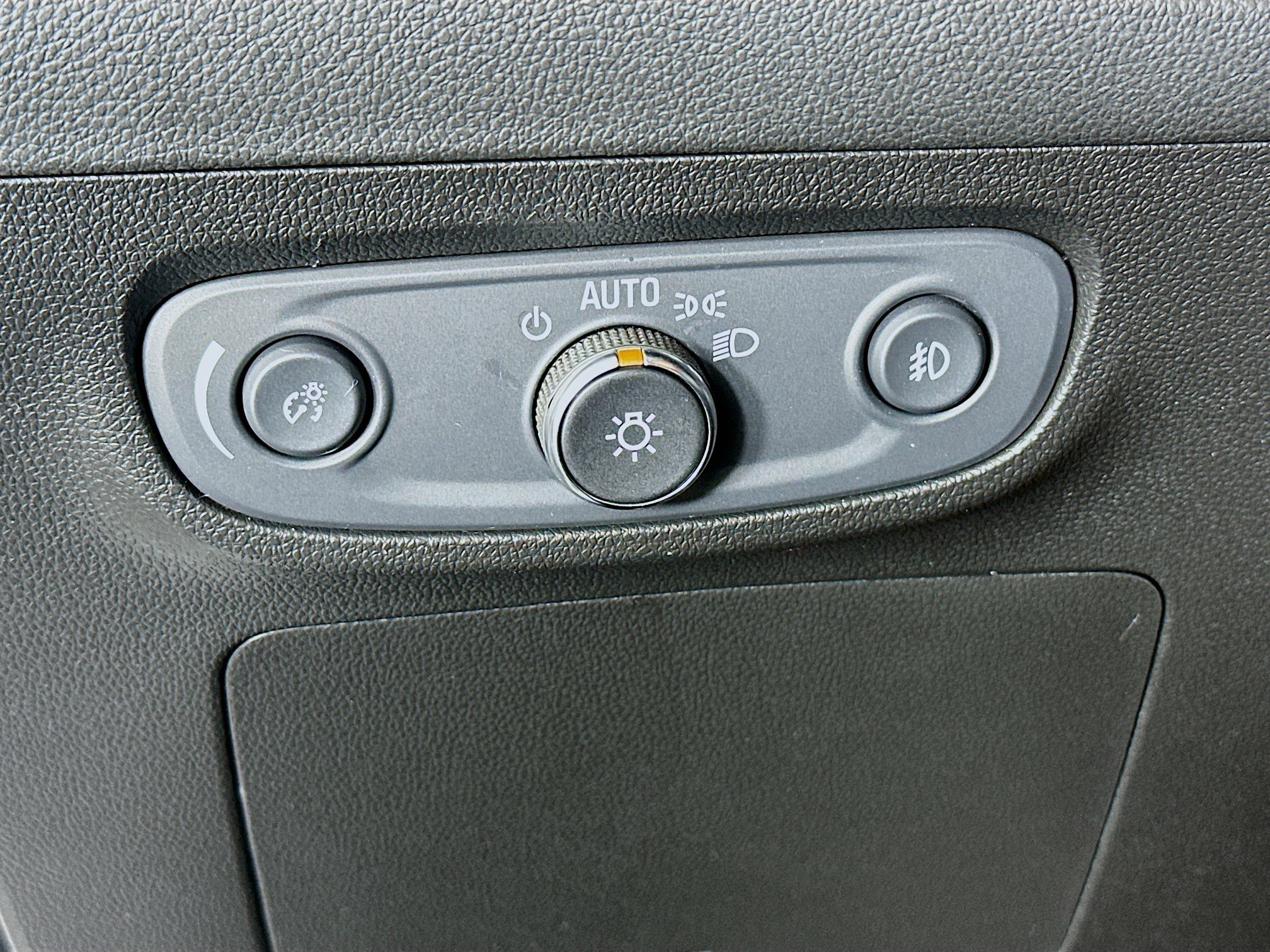 Used 2022 Buick Encore GX Essence w/ Advanced Technology Package FWD image 17