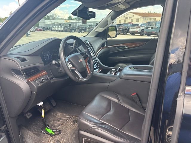 Used 2020 Cadillac Escalade ESV 4WD image 15