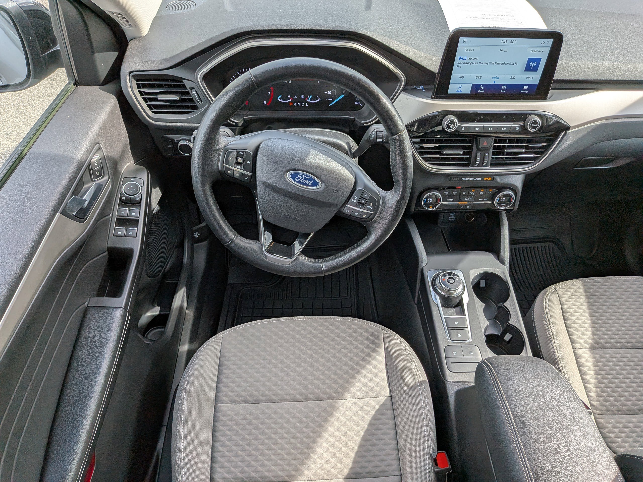 Used 2021 Ford Escape SE w/ SE Sport Appearance Package image 16