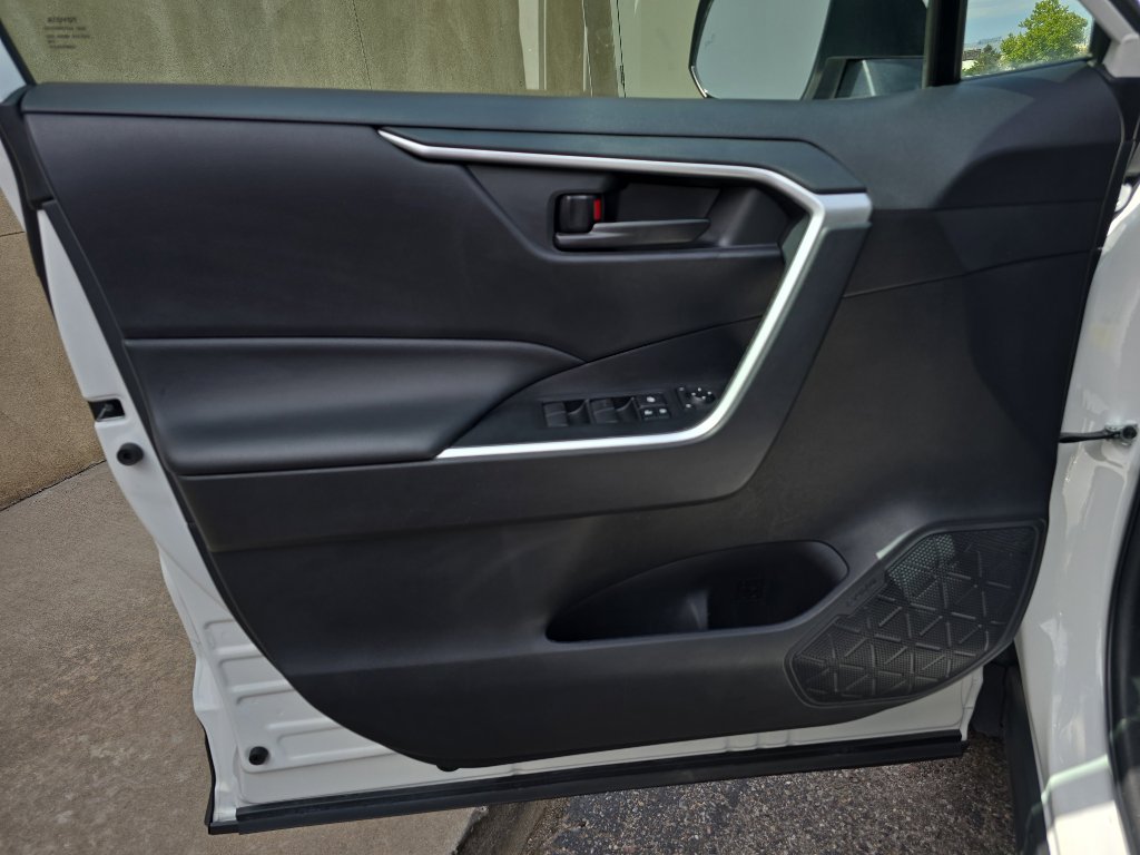 Used 2023 Toyota RAV4 LE image 23