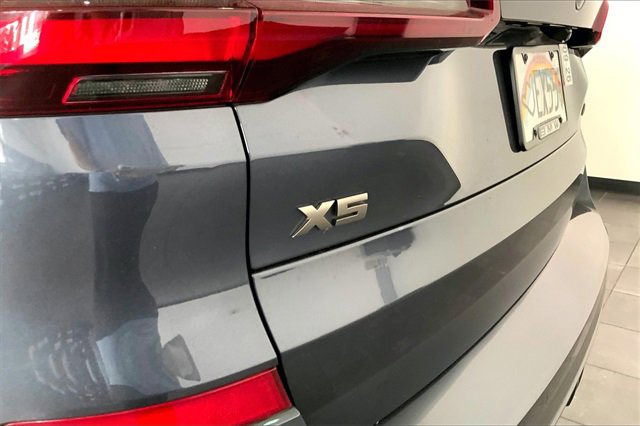 Used 2021 BMW X5 M50i w/ Executive Package image 30