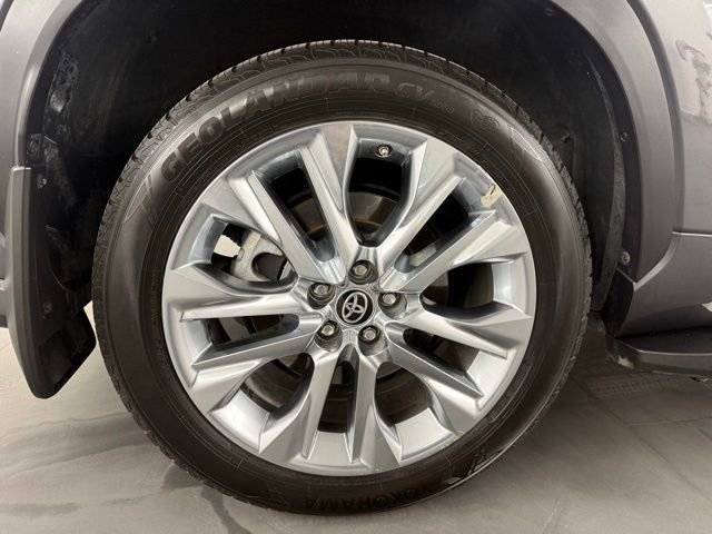 Used 2021 Toyota Highlander Limited image 10