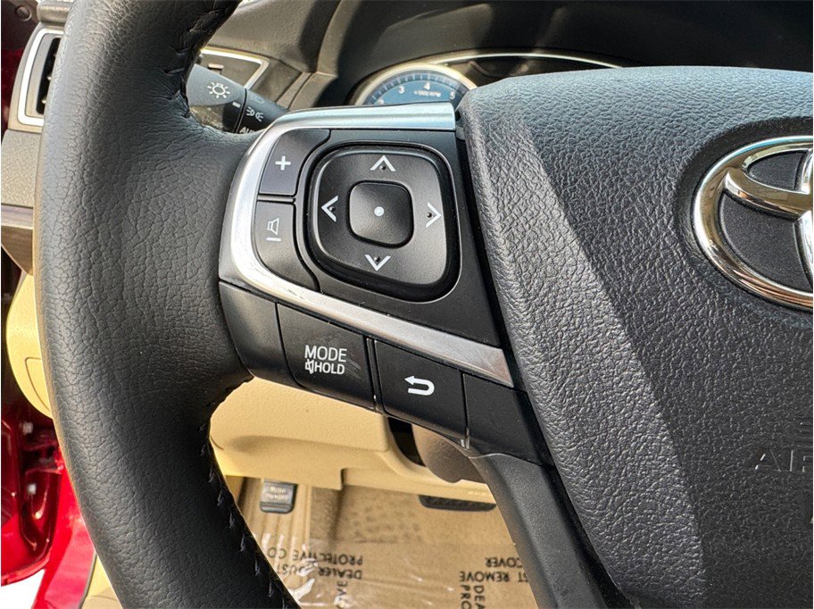 Used 2015 Toyota Camry XLE w/ Advanced Technology Package image 13