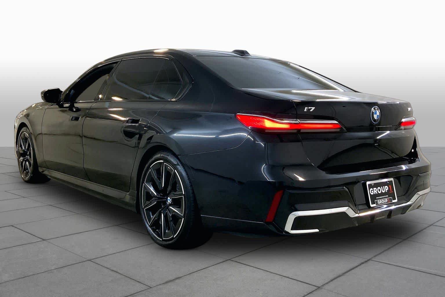 Used 2024 BMW i7 M70 AWD/4WD image 11