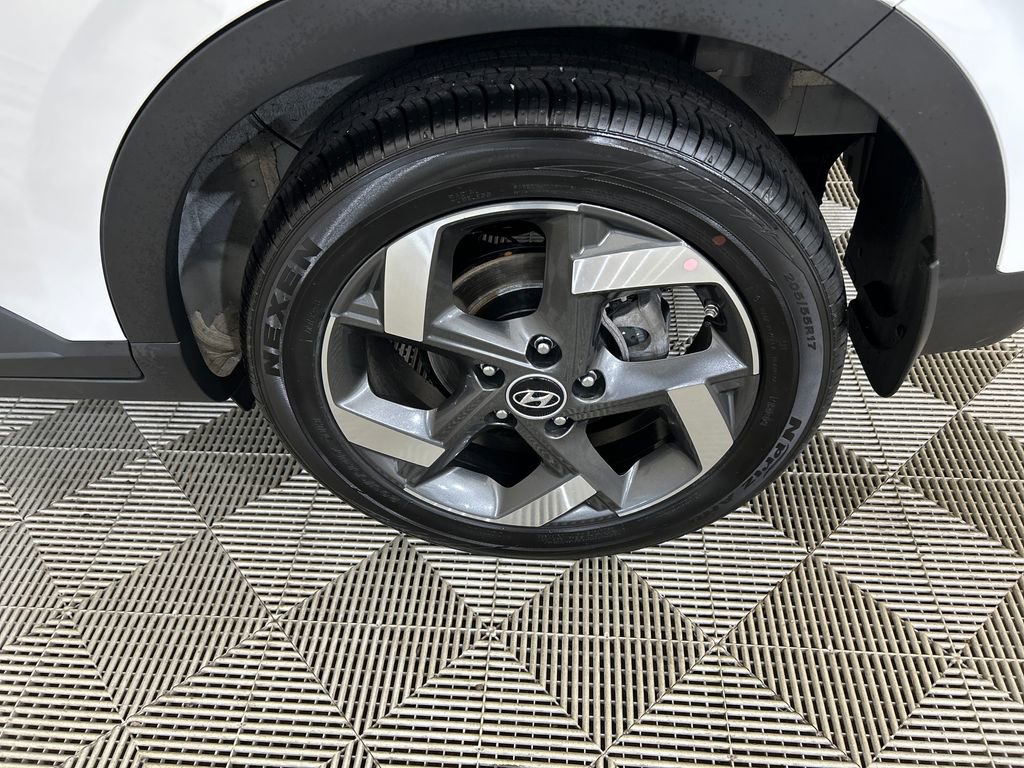 Used 2026 Hyundai Venue SEL FWD image 10