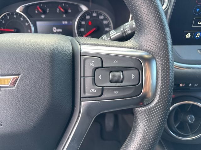 Used 2025 Chevrolet Blazer LT AWD/4WD image 16