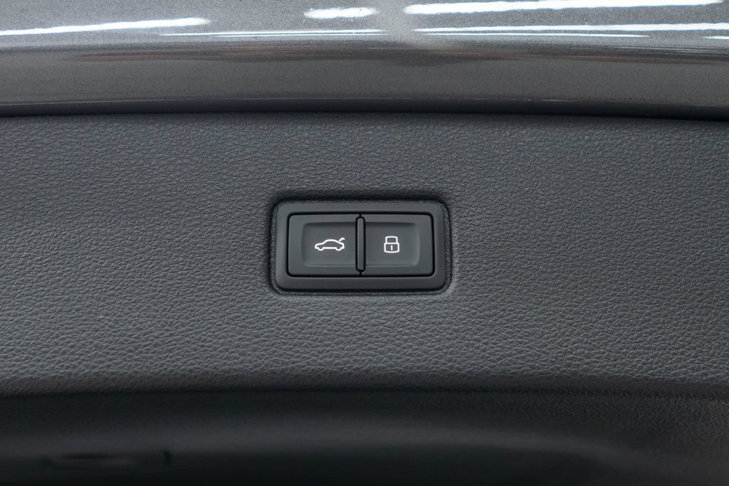 Used 2025 Audi Q7 3.0T Prestige AWD/4WD image 40