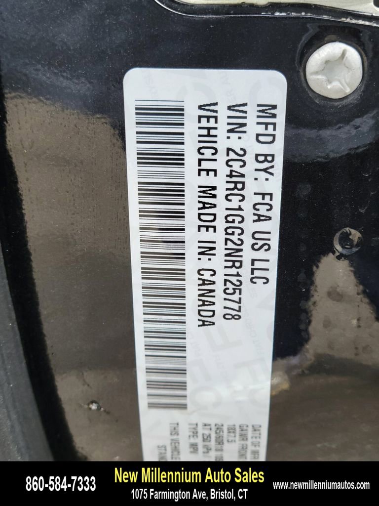 Used 2022 Chrysler Pacifica Limited image 31