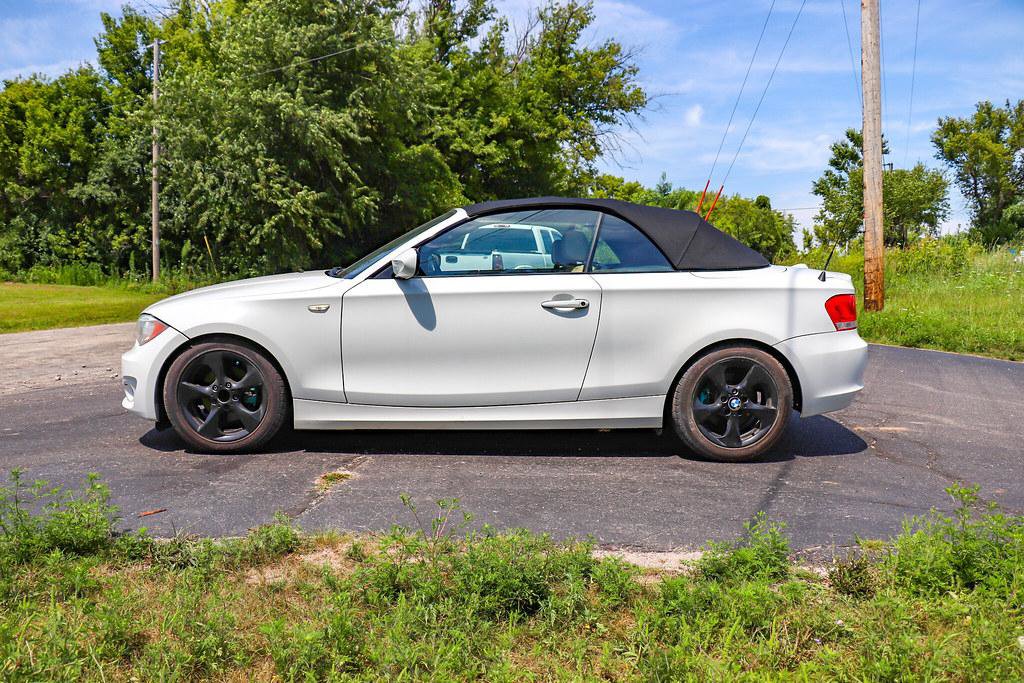 Used 2012 BMW 128i Convertible RWD image 9