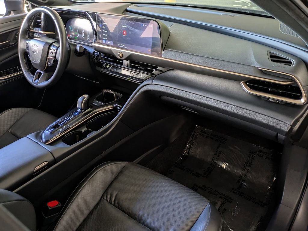 Used 2024 Toyota Crown Limited image 29