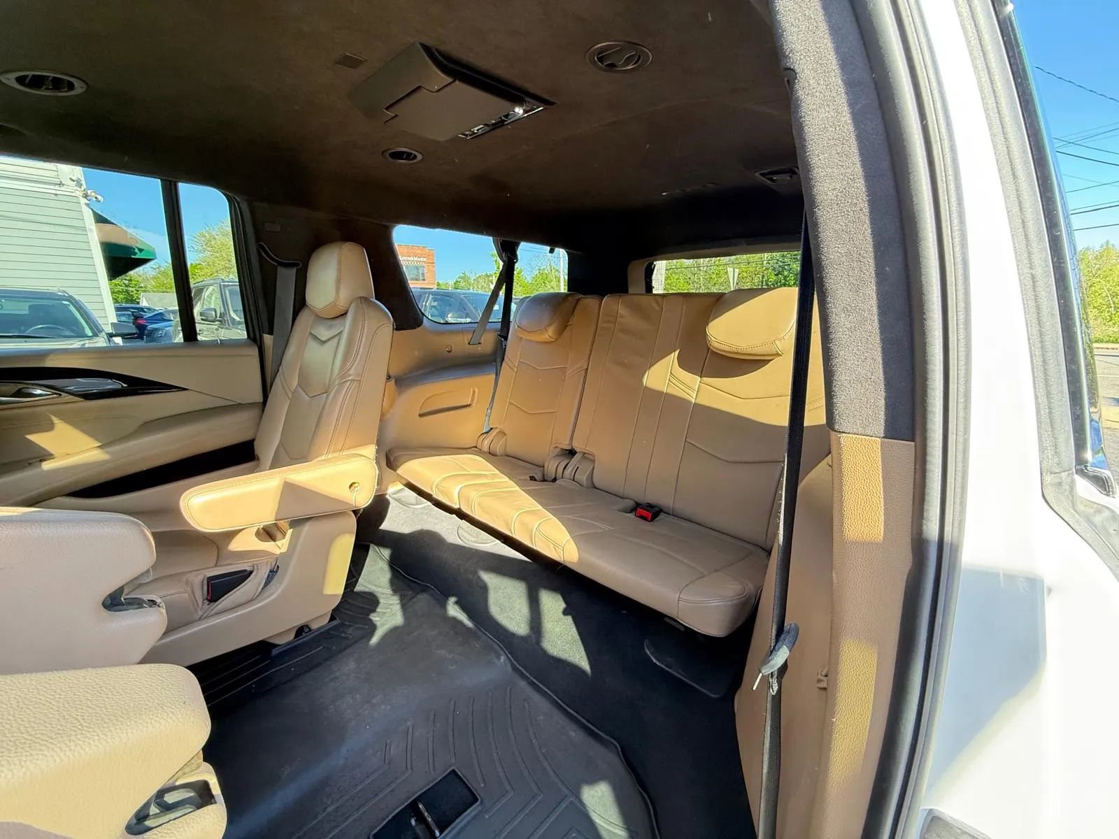 Used 2018 Cadillac Escalade ESV Platinum AWD/4WD image 11
