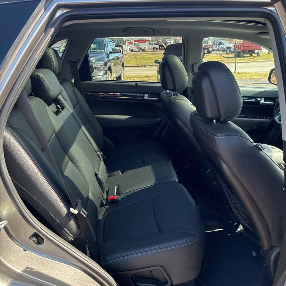 Used 2015 Kia Sorento EX w/ EX V6 Touring Package image 16