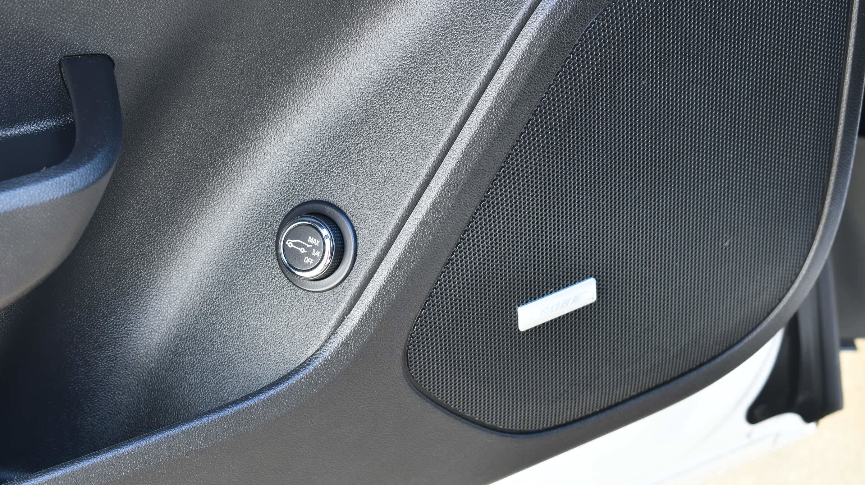 Used 2023 Chevrolet Blazer Premier w/ Driver Confidence II Package FWD image 14