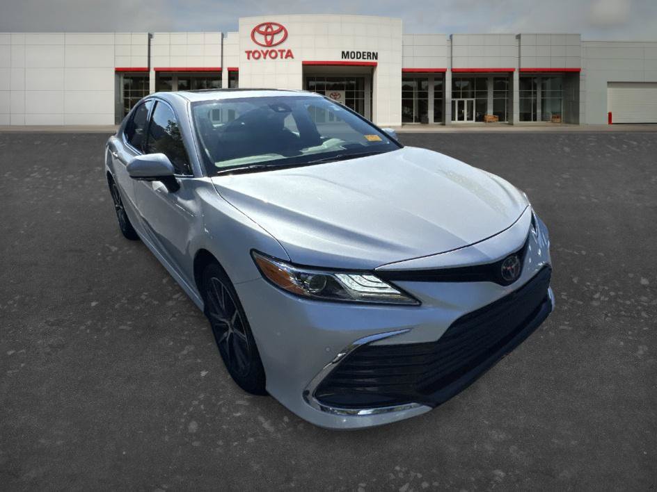 Used 2023 Toyota Camry XLE w/ Navigation Package FWD image 9