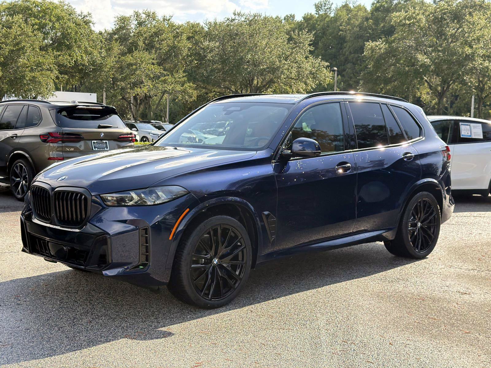 New 2026 BMW X5 xDrive40i w/ M Sport Package AWD/4WD image 7