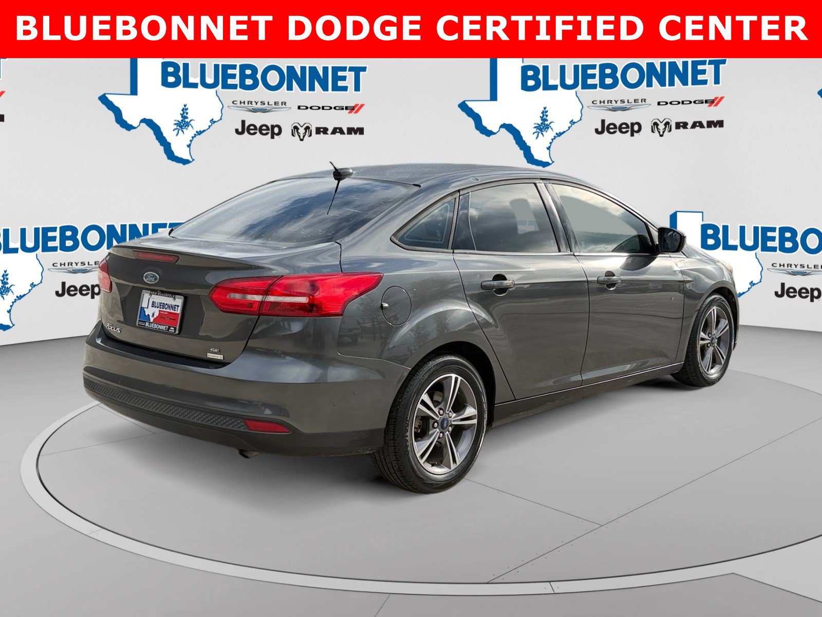 Used 2018 Ford Focus SE w/ SE Appearance Package FWD image 5