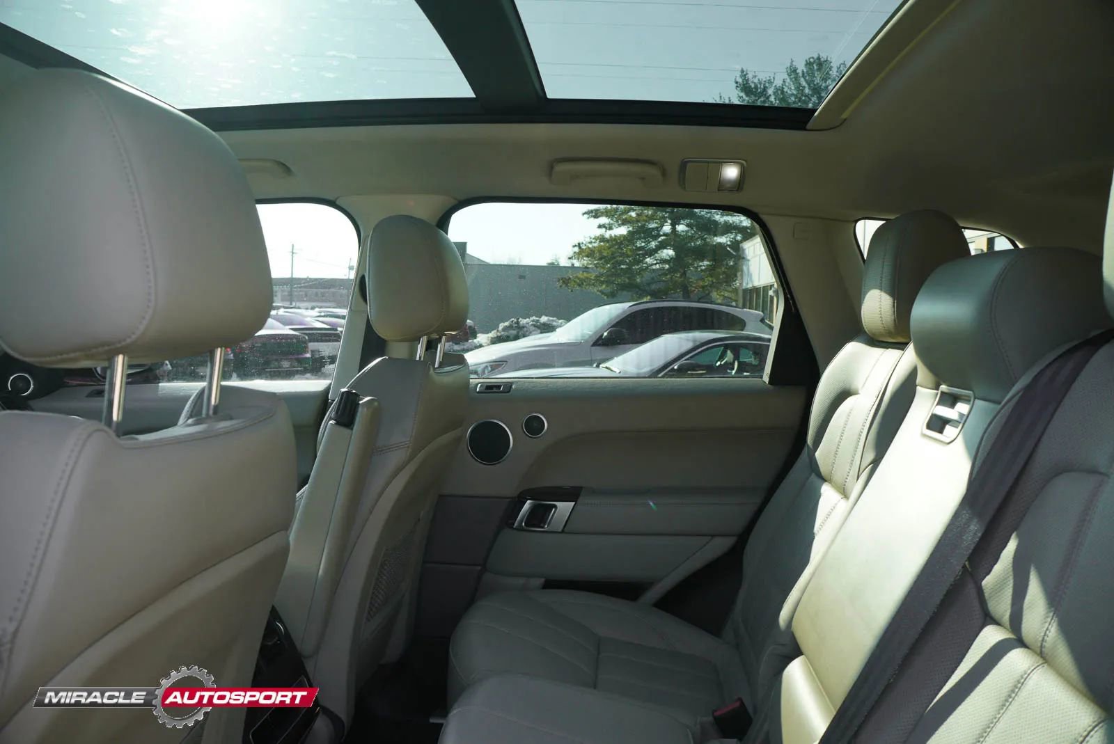 Used 2014 Land Rover Range Rover Sport image 26