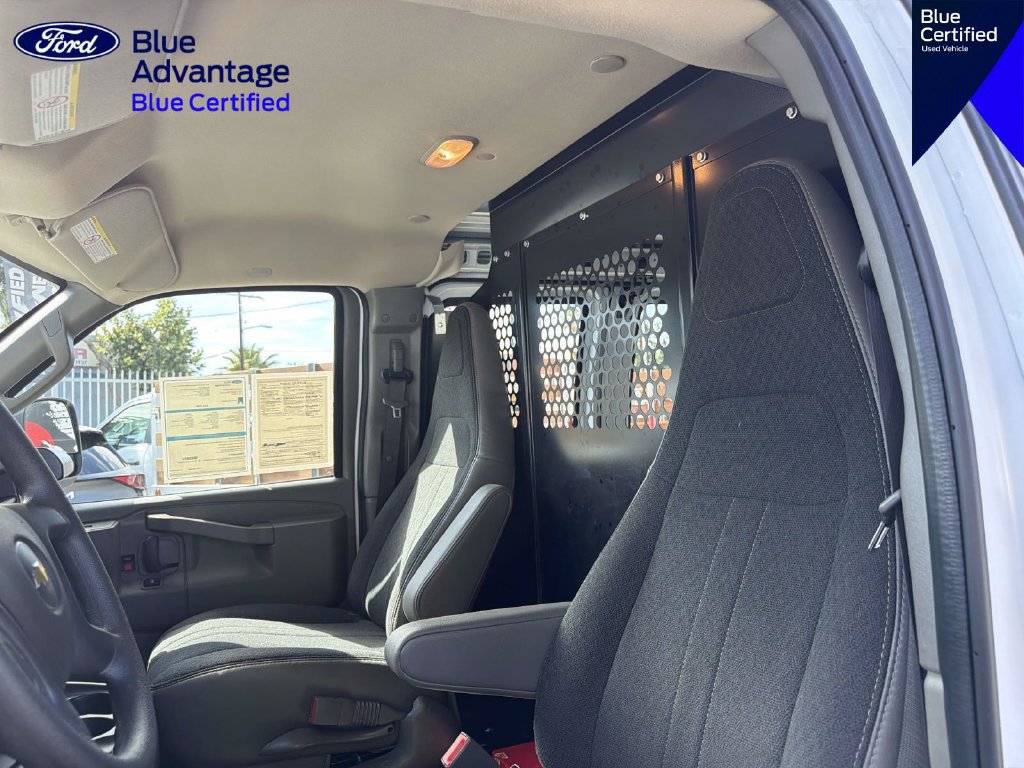 Used 2025 Chevrolet Express 2500 w/ Driver Convenience Package RWD image 32