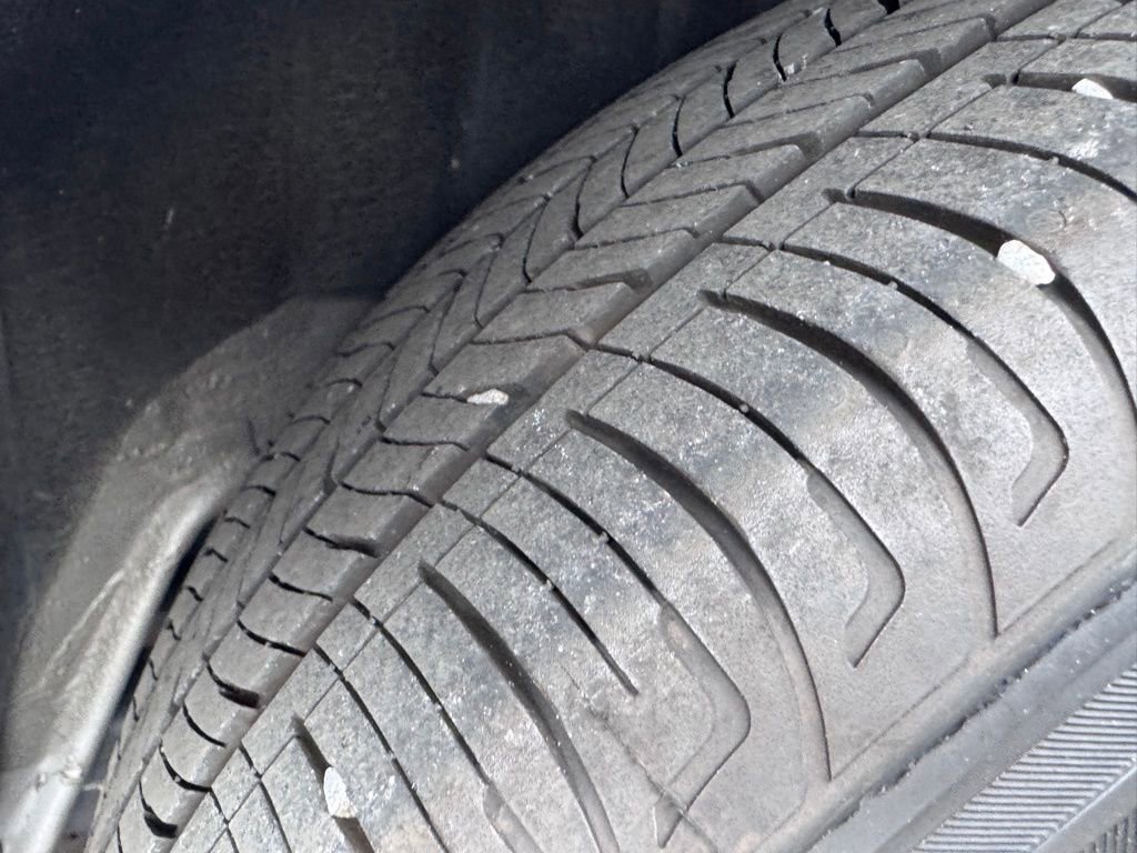 Used 2025 Nissan Versa S w/ Trunk Package image 30