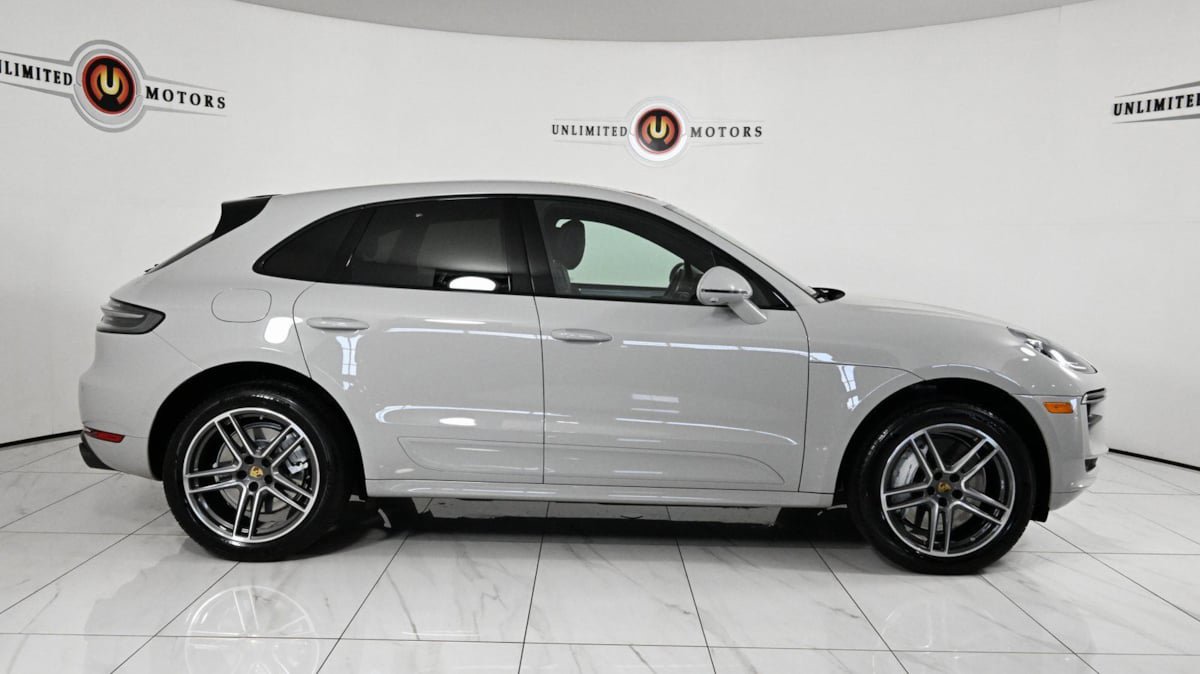 Used 2021 Porsche Macan Turbo w/ Premium Package Plus (PF0) image 2