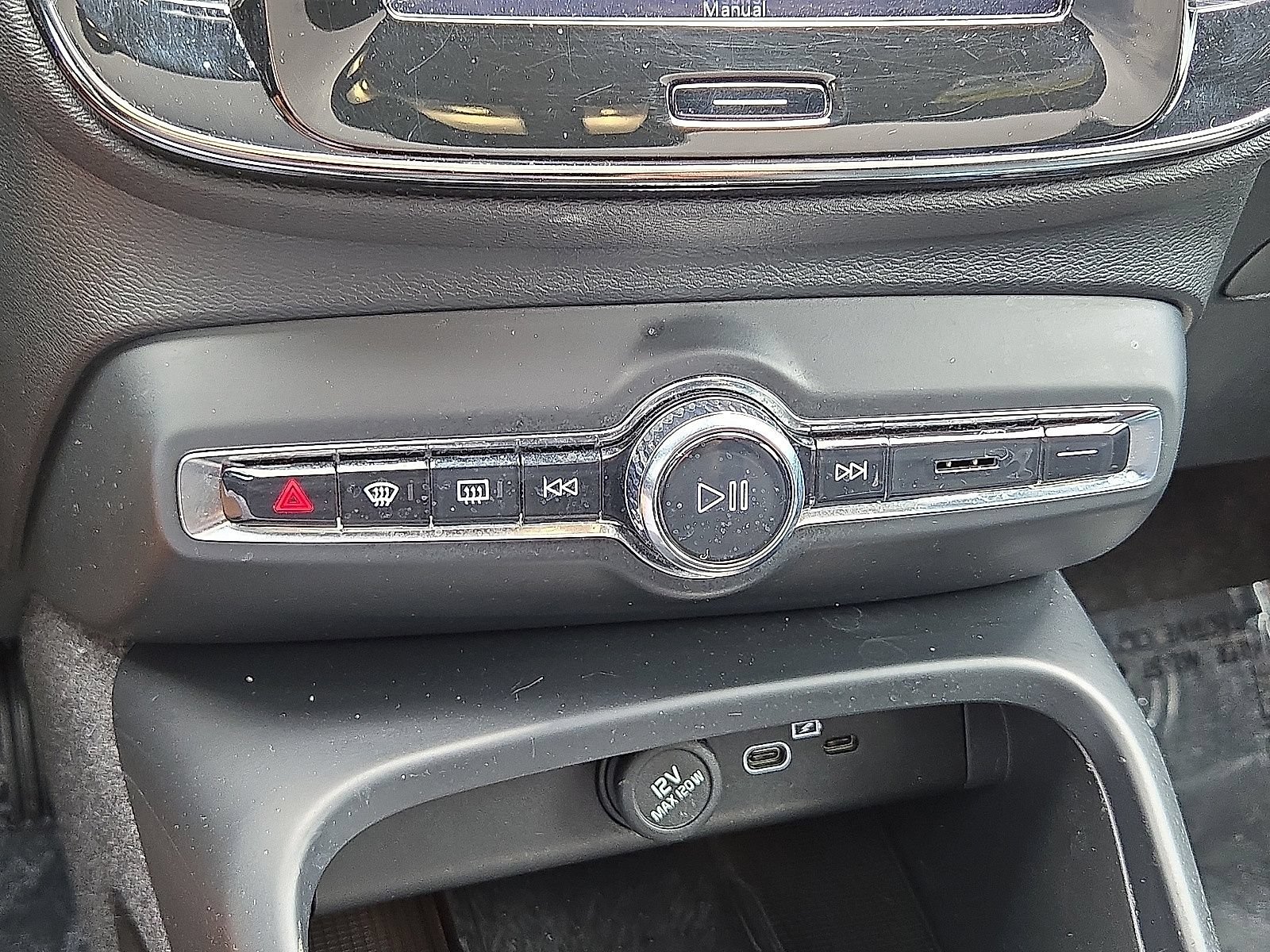 Certified 2023 Volvo C40 Recharge Core AWD/4WD image 29
