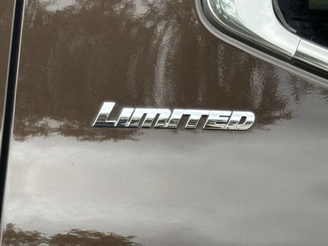 Used 2024 Toyota Tundra Limited w/ Power Package AWD/4WD image 9