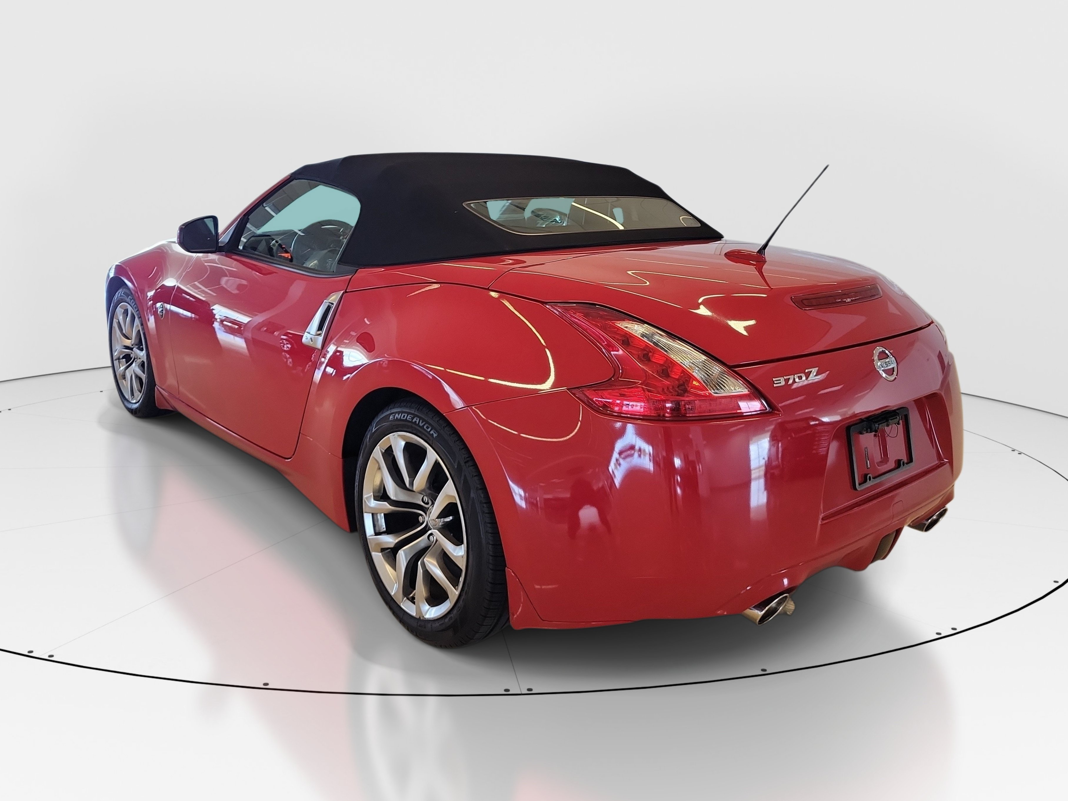 Used 2010 Nissan 370Z Touring RWD image 6