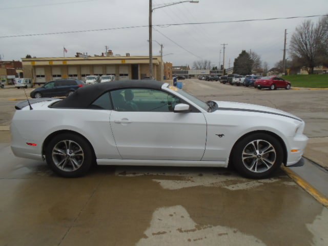Used 2014 Ford Mustang Premium RWD image 12
