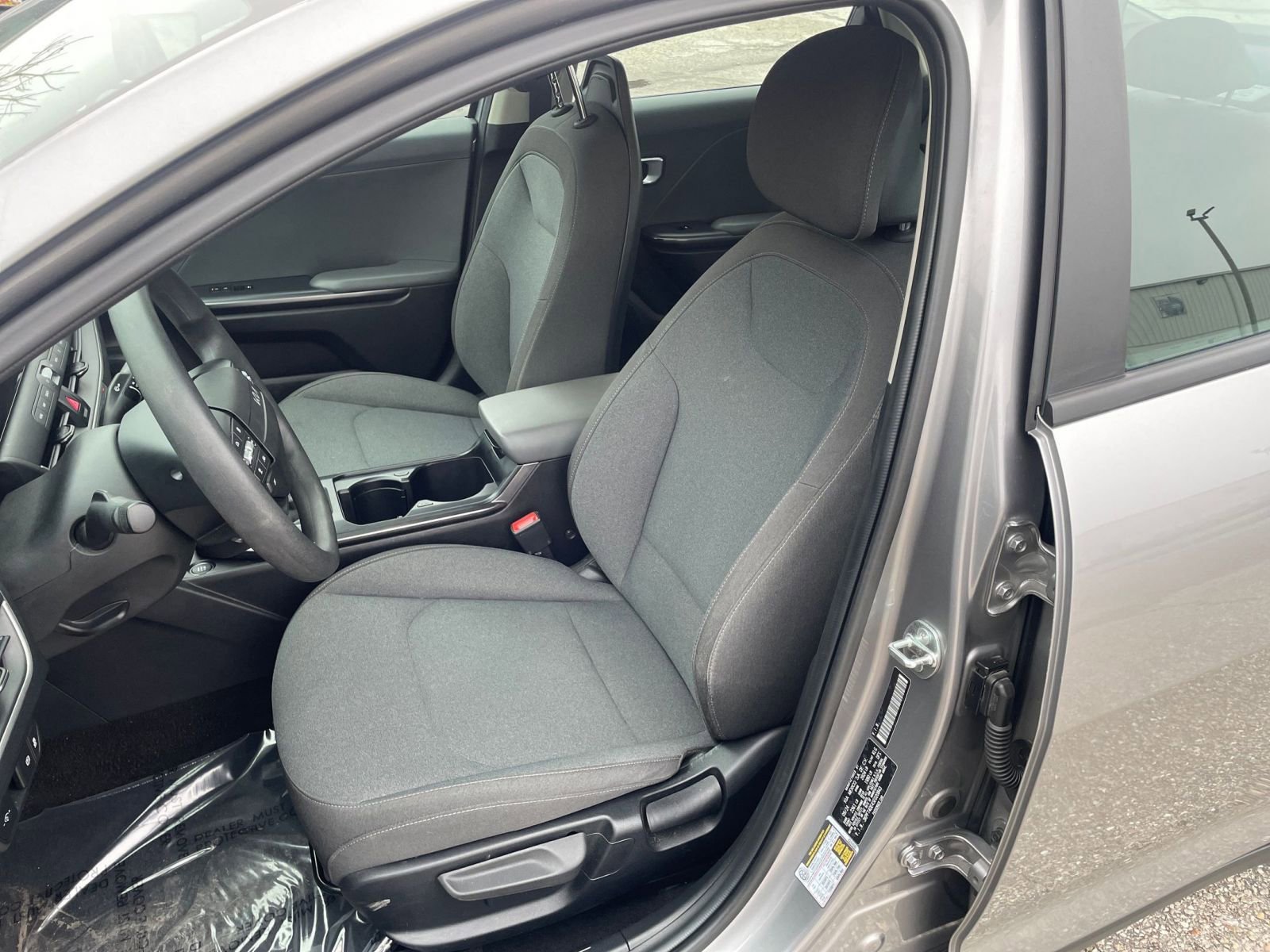 Used 2025 Kia K4 LXS image 37