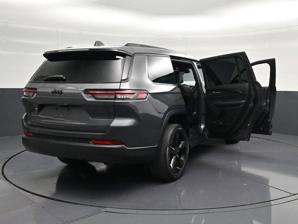 Used 2023 Jeep Grand Cherokee L Laredo RWD image 32