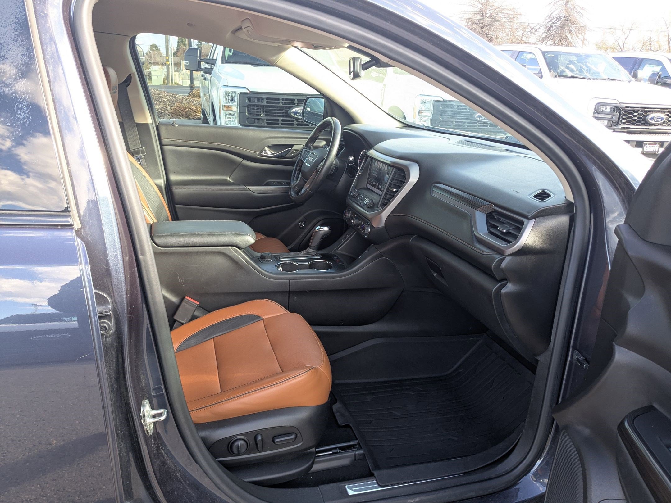 Used 2019 GMC Acadia SLT image 31