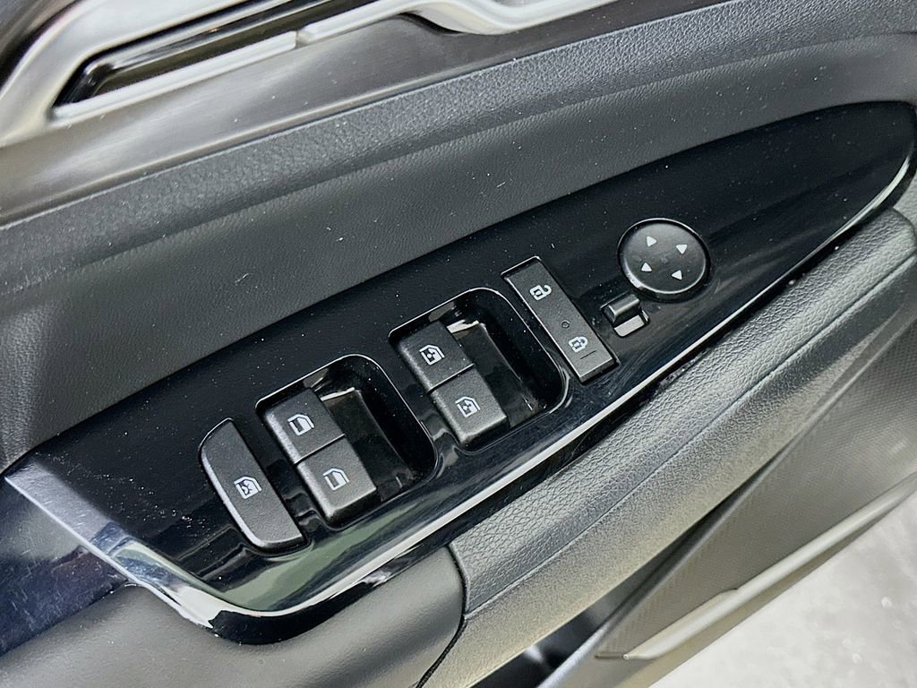 Used 2025 Kia Sportage EX image 20
