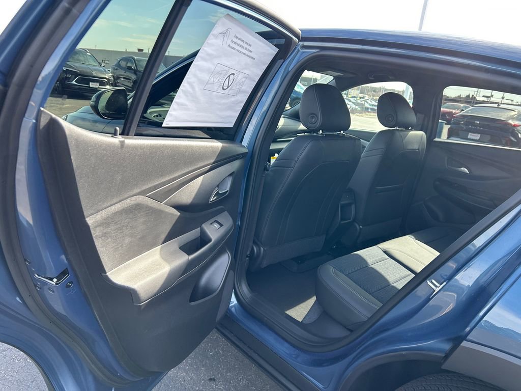 New 2026 Buick Envista Sport Touring FWD image 32