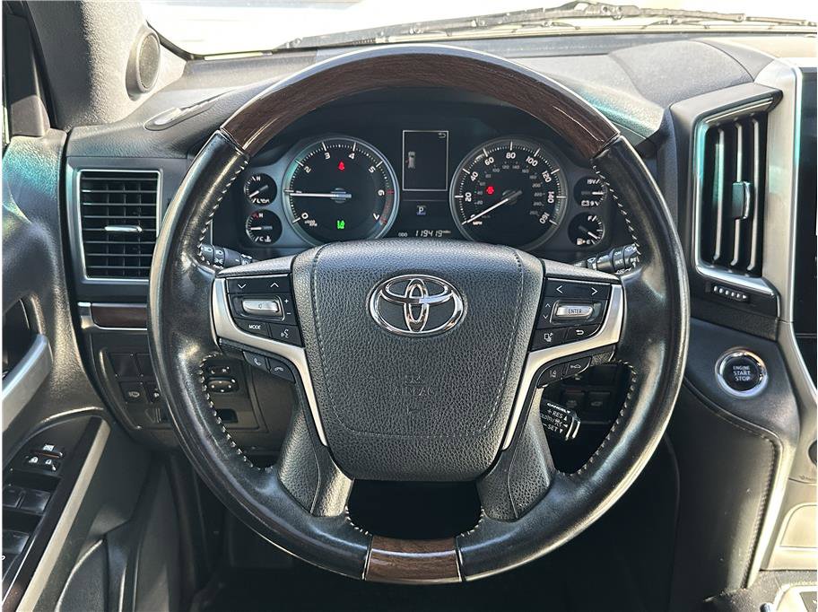 Used 2021 Toyota Land Cruiser Heritage Edition image 21