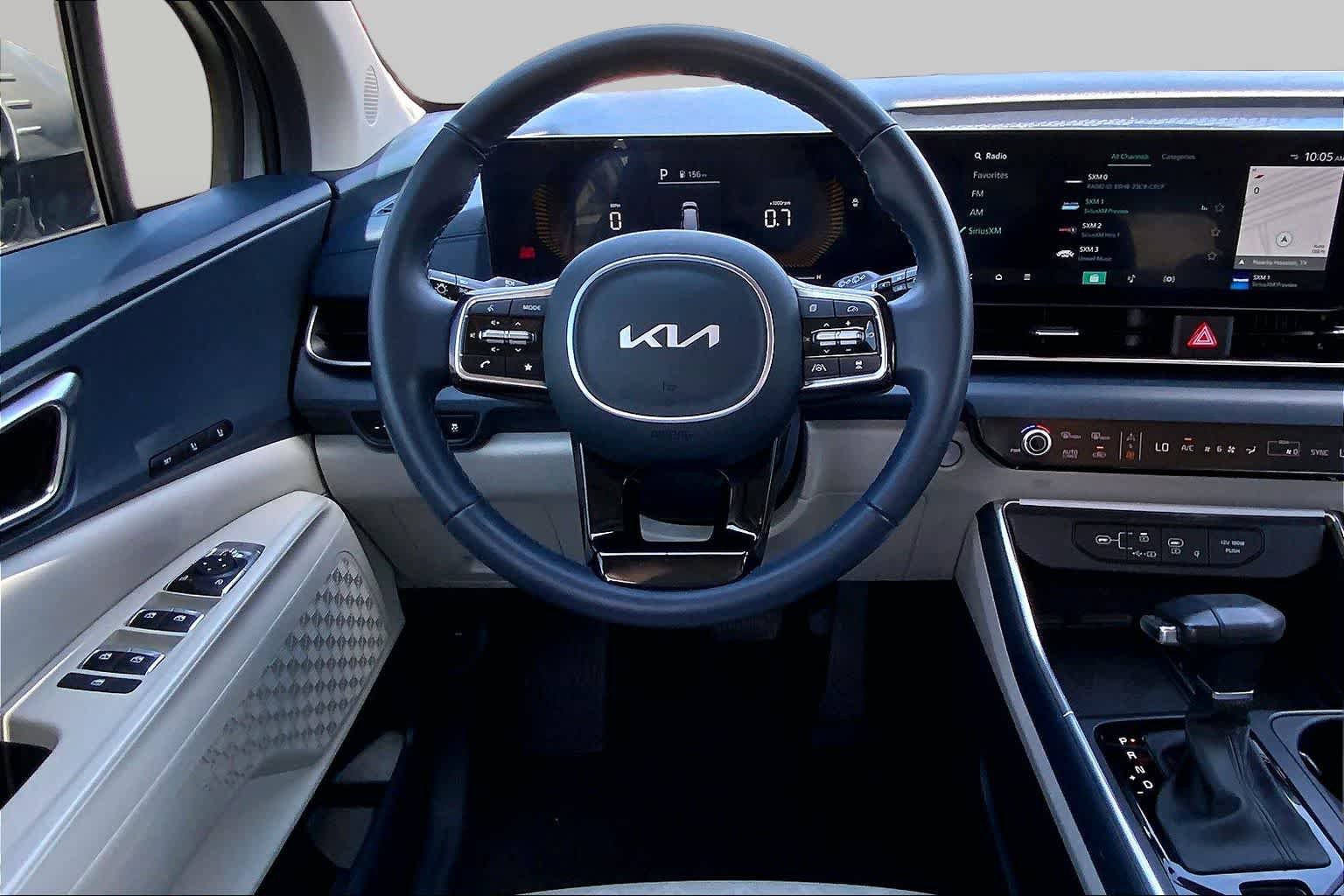 Used 2025 Kia Carnival EX FWD image 6
