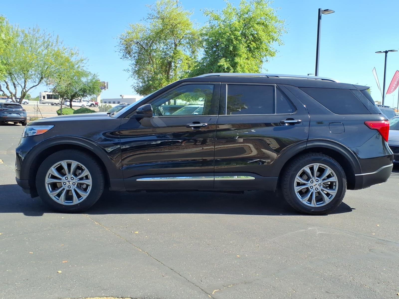 Used 2024 Ford Explorer Limited image 2