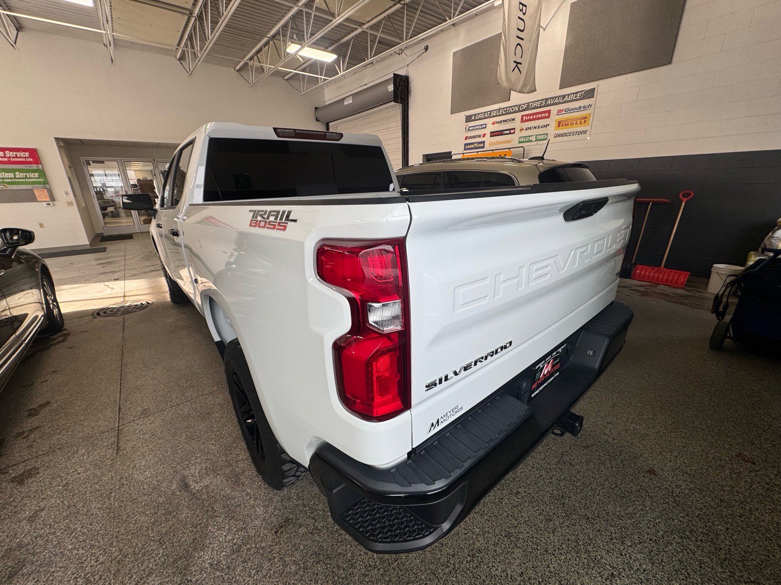 Used 2024 Chevrolet Silverado 1500 LT Trail Boss w/ Convenience Package II image 7