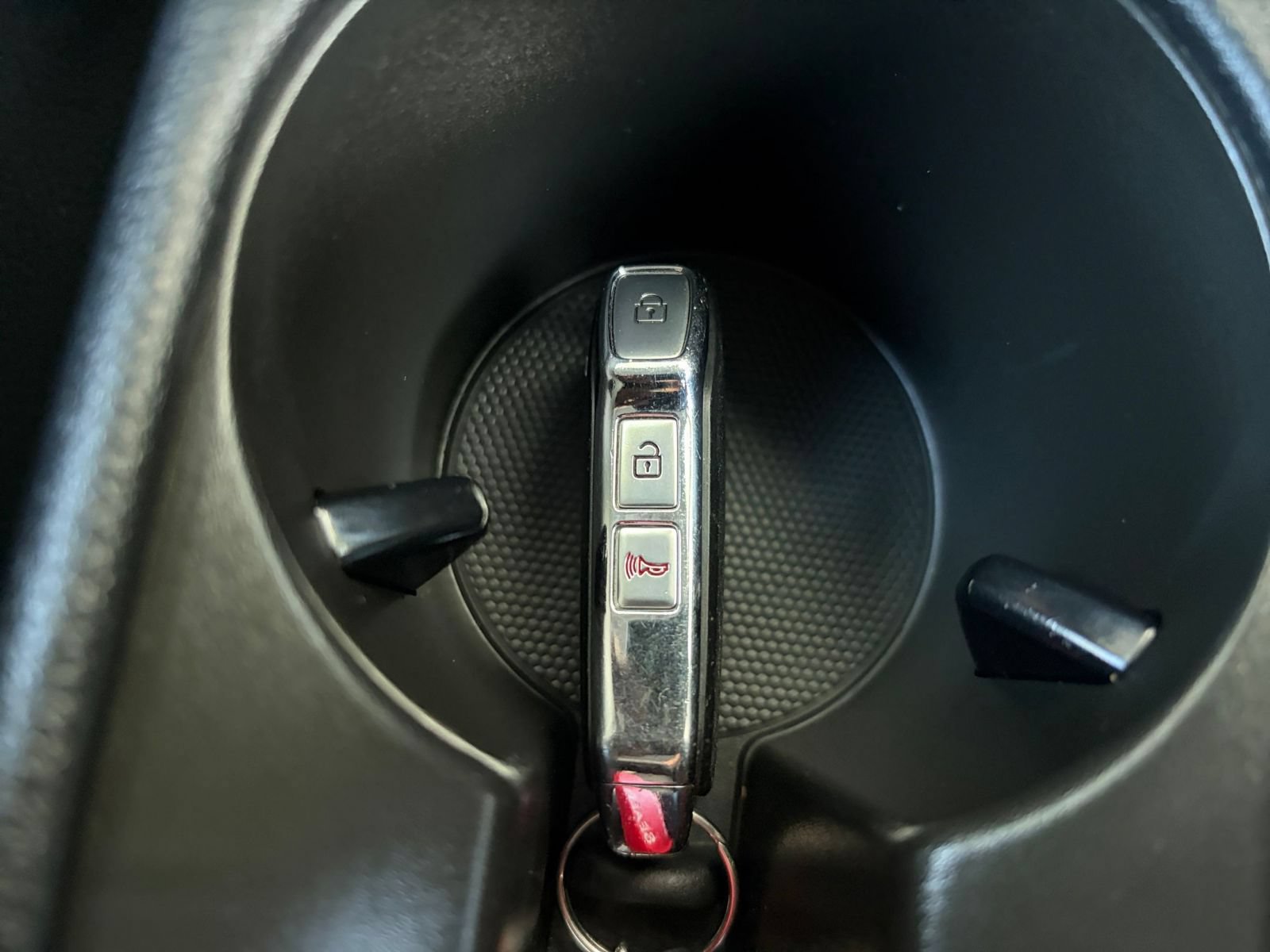 Used 2025 Kia Soul LX w/ LX Technology Package FWD image 21