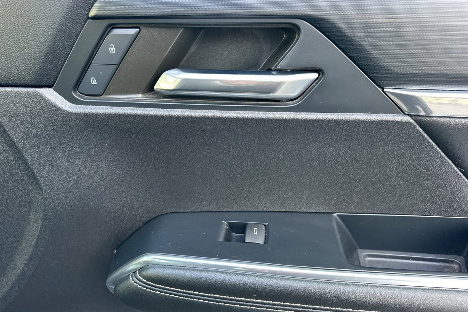 Used 2024 GMC Acadia Elevation w/ Luxury Package image 23