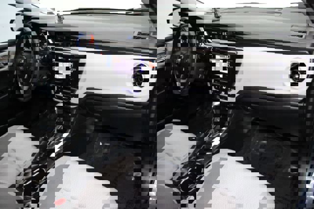 Used 2018 Toyota Corolla LE image 20