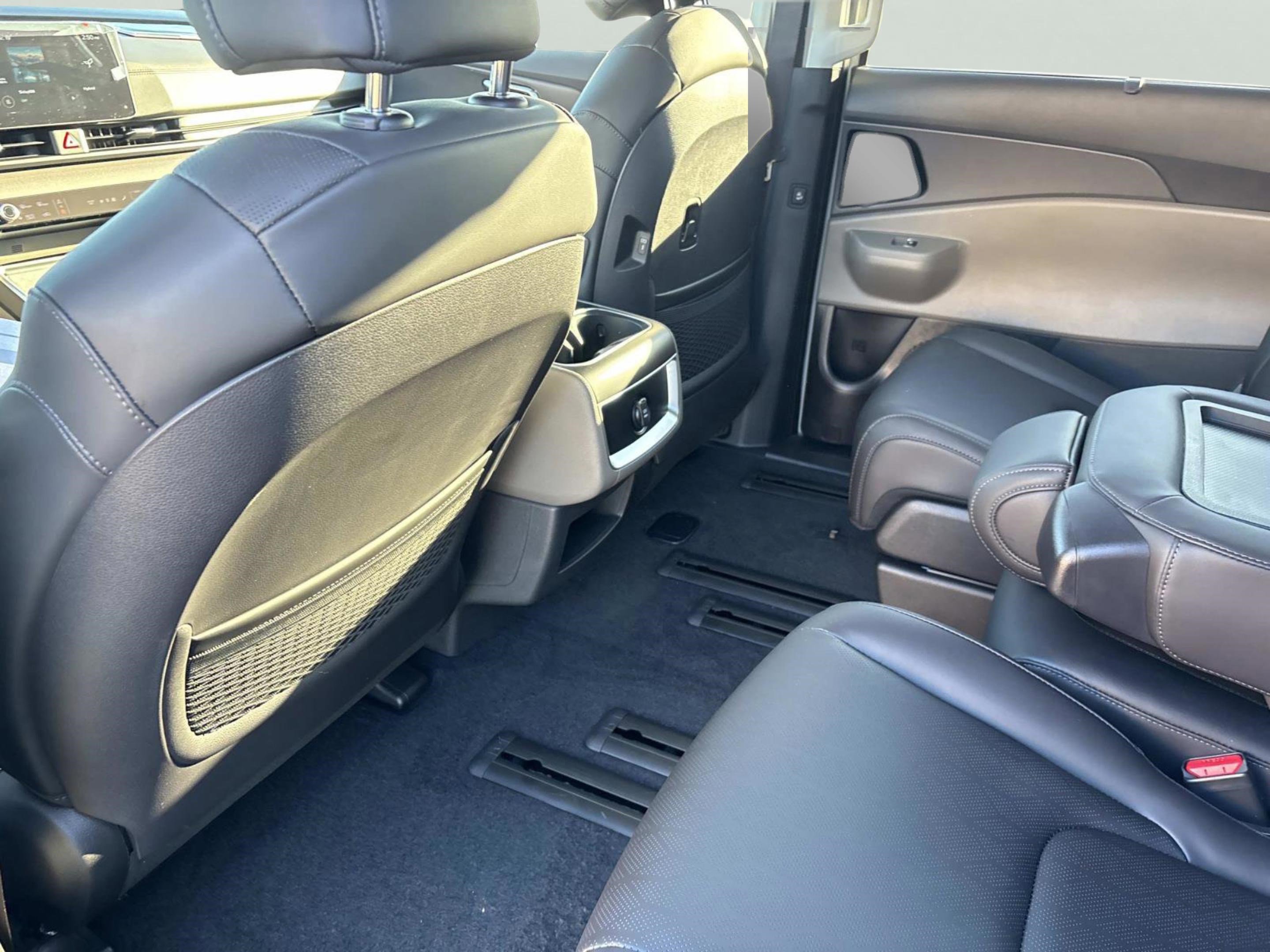 New 2026 Kia Carnival EX image 17